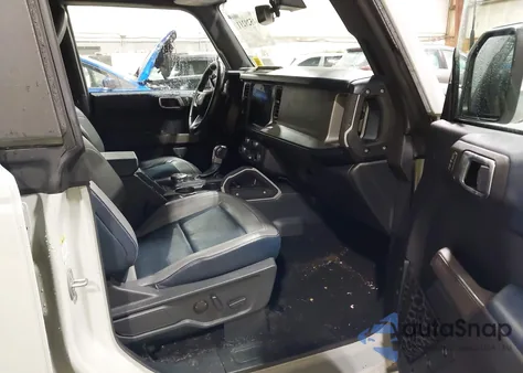 2021 Ford Bronco Outer Banks z USA, uszkodzony, nr VIN 1FMDE5BHXMLB02070